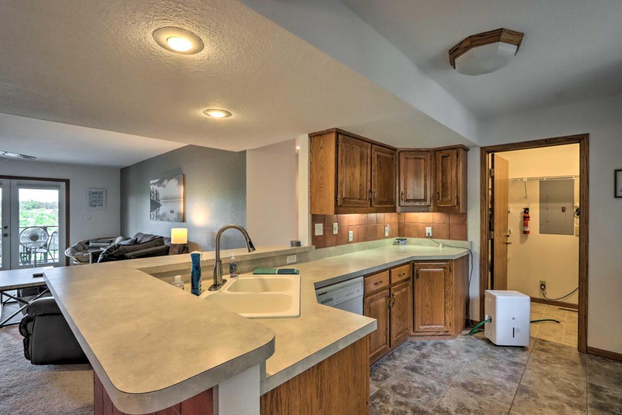 Lakefront Osage Beach Condo With Balcony And Views! Exterior photo